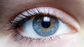Göz Korneası Belirtileri ve Tedavisi
